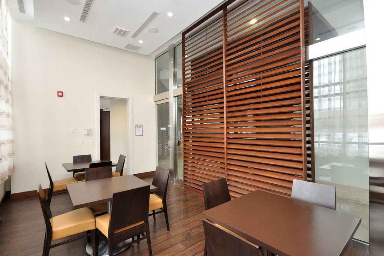Urban Furnished Suites - Mississauga Exterior photo
